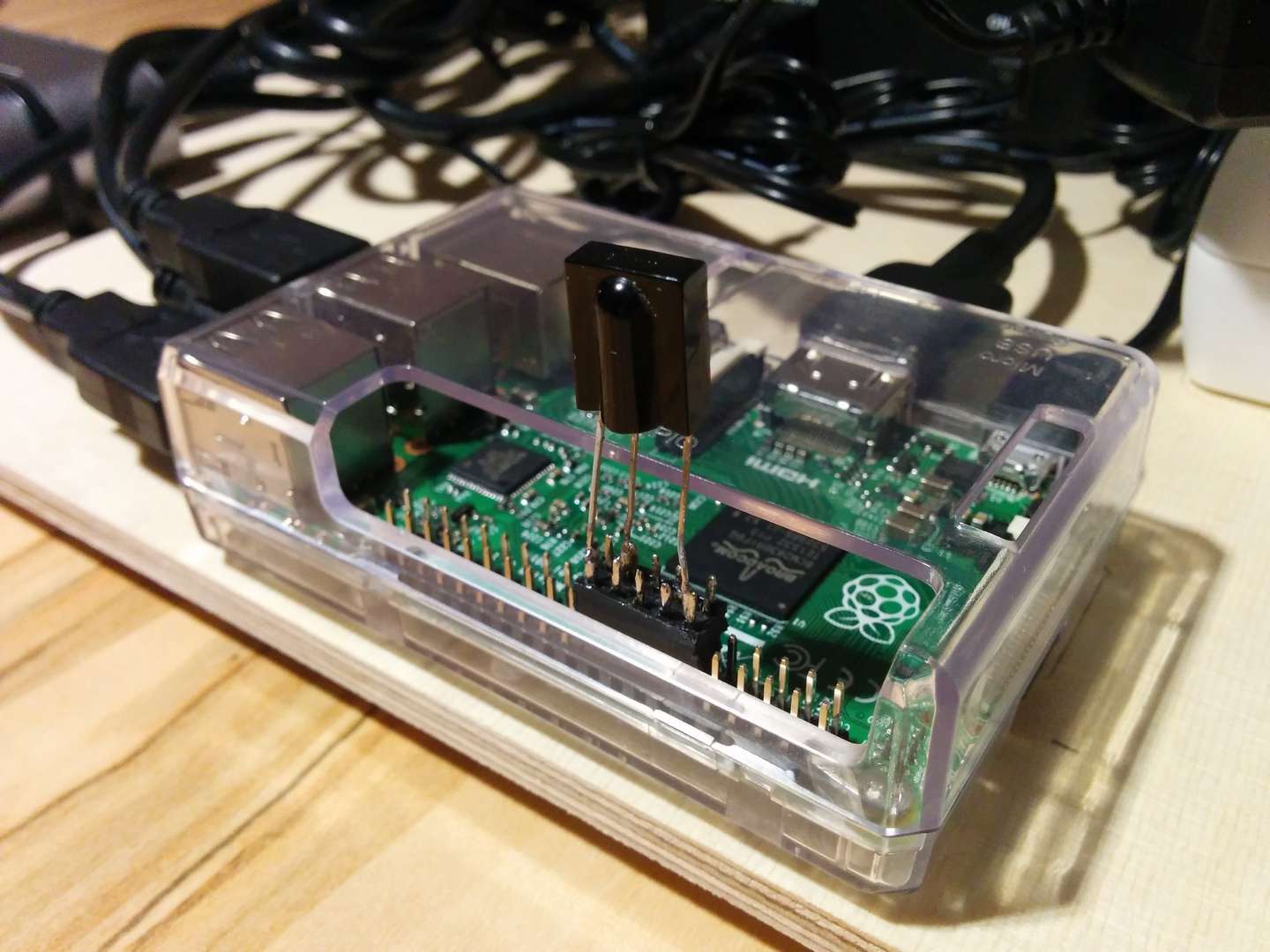 Es kam jedoch trotzdem ein eigener Empfänger am Raspberry Pi GPIO zum Einsatz.